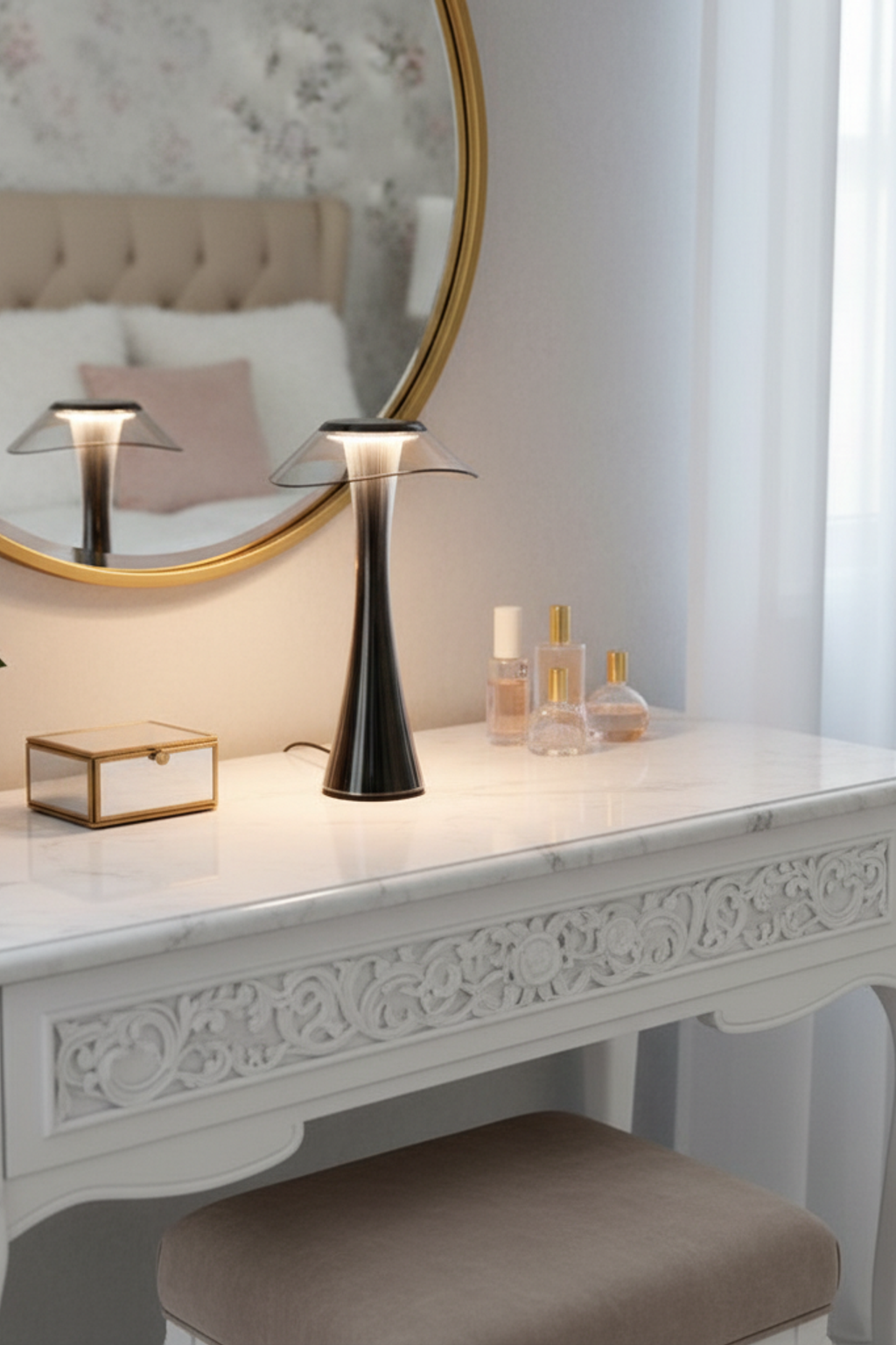 Acrylic Cordless Nordic LED Table Lamp for Living Room