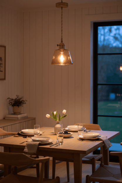 Amber-Colored Pendant Light of Glass – Warm Light & Stylish Design