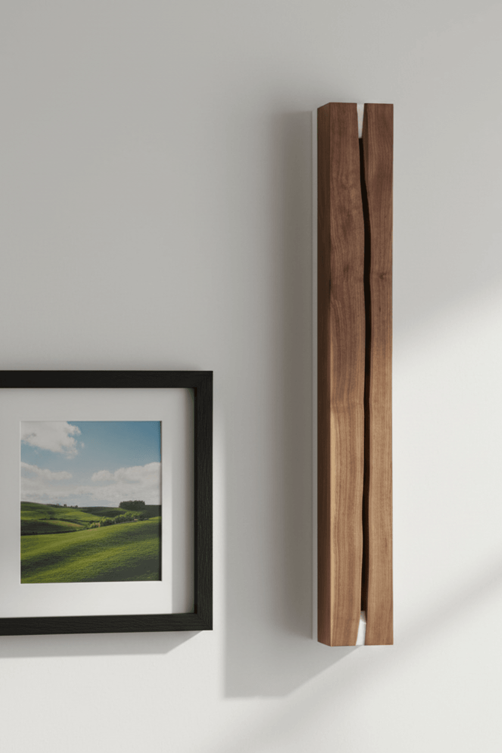 H93 Wooden Crevice Wall Sconce