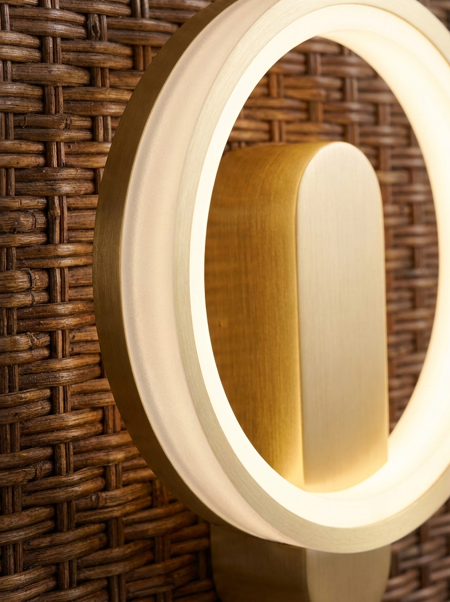 Bloos LED Wall Sconce