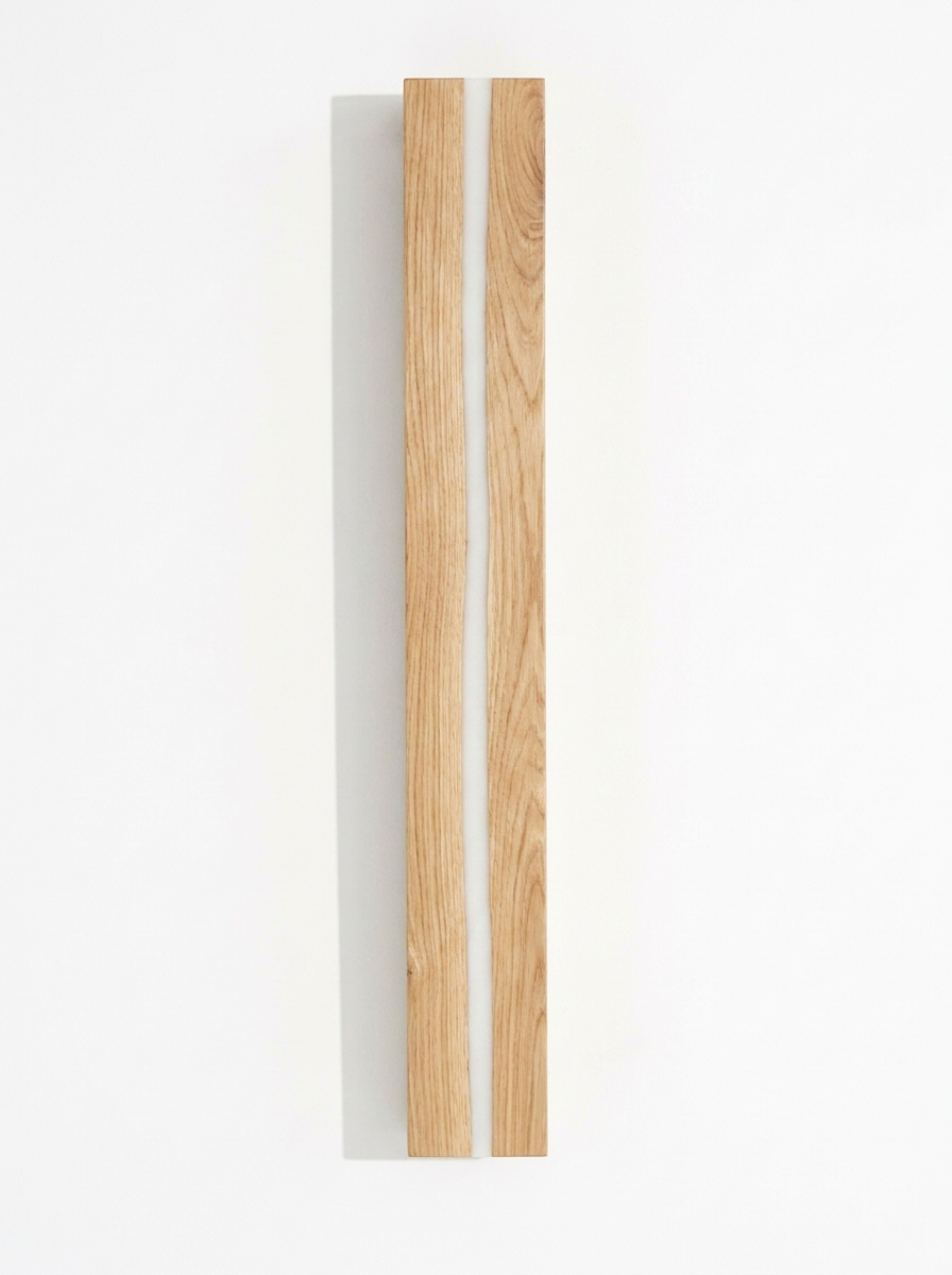 H93 Wooden Crevice Wall Sconce